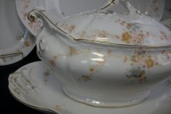 BAWO & DOTTER  AUTUMN VINE, BLUE FLORAL-    SOUP TUREEN       .....   http://jaapiesfinechinastore.com