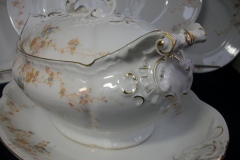 BAWO & DOTTER  AUTUMN VINE, BLUE FLORAL-    SOUP TUREEN       .....   https://www.jaapiesfinechinastore.com