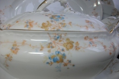 BAWO & DOTTER  AUTUMN VINE, BLUE FLORAL-    SOUP TUREEN       .....   https://www.jaapiesfinechinastore.com