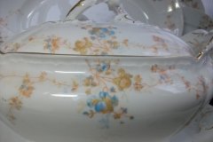 BAWO & DOTTER  AUTUMN VINE, BLUE FLORAL-    SOUP TUREEN       .....   http://jaapiesfinechinastore.com