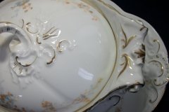 BAWO & DOTTER  AUTUMN VINE, BLUE FLORAL-    SOUP TUREEN       .....   http://jaapiesfinechinastore.com