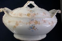 BAWO & DOTTER  AUTUMN VINE, BLUE FLORAL-    SOUP TUREEN       .....   http://jaapiesfinechinastore.com