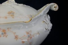 BAWO & DOTTER  AUTUMN VINE, BLUE FLORAL-    SOUP TUREEN       .....   http://jaapiesfinechinastore.com