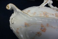 BAWO & DOTTER  AUTUMN VINE, BLUE FLORAL-    SOUP TUREEN       .....   http://jaapiesfinechinastore.com