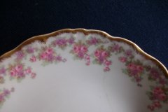 BAWO & DOTTER ELITE WORKS BRIDAL WREATH- BERRY BOWL  .....   http://jaapiesfinechinastore.com