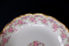 BAWO & DOTTER ELITE WORKS BRIDAL WREATH- BERRY BOWL  .....   http://jaapiesfinechinastore.com