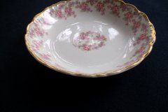 BAWO & DOTTER ELITE WORKS BRIDAL WREATH- BERRY BOWL  .....   http://jaapiesfinechinastore.com