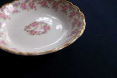 BAWO & DOTTER ELITE WORKS BRIDAL WREATH- BERRY BOWL  .....   https://www.jaapiesfinechinastore.com