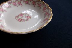BAWO & DOTTER ELITE WORKS BRIDAL WREATH- BERRY BOWL  .....   http://jaapiesfinechinastore.com