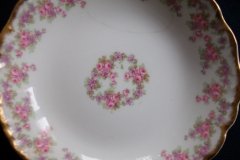 BAWO & DOTTER ELITE WORKS BRIDAL WREATH- BERRY BOWL  .....   http://jaapiesfinechinastore.com