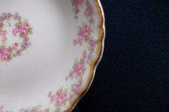 BAWO & DOTTER ELITE WORKS BRIDAL WREATH- BERRY BOWL  .....   http://jaapiesfinechinastore.com
