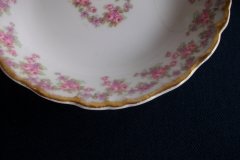 BAWO & DOTTER ELITE WORKS BRIDAL WREATH- BERRY BOWL  .....   http://jaapiesfinechinastore.com