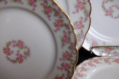 BAWO & DOTTER ELITE WORKS BRIDAL WREATH- BREAD & BUTTER PLATE  .....   https://www.jaapiesfinechinastore.com