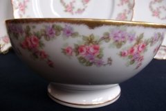 BAWO & DOTTER ELITE WORKS BRIDAL WREATH- CRANBERRY BOWL  .....   http://jaapiesfinechinastore.com
