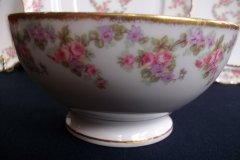 BAWO & DOTTER ELITE WORKS BRIDAL WREATH- CRANBERRY BOWL  .....   http://jaapiesfinechinastore.com