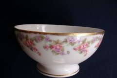 BAWO & DOTTER ELITE WORKS BRIDAL WREATH- CRANBERRY BOWL  .....   http://jaapiesfinechinastore.com