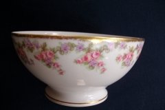 BAWO & DOTTER ELITE WORKS BRIDAL WREATH- CRANBERRY BOWL  .....   http://jaapiesfinechinastore.com