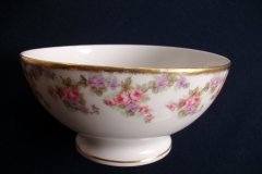 BAWO & DOTTER ELITE WORKS BRIDAL WREATH- CRANBERRY BOWL  .....   http://jaapiesfinechinastore.com