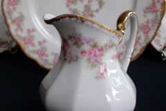 BAWO & DOTTER ELITE WORKS BRIDAL WREATH- CREAMER  .....   https://www.jaapiesfinechinastore.com