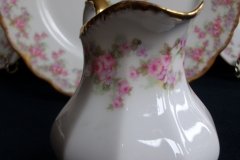 BAWO & DOTTER ELITE WORKS BRIDAL WREATH- CREAMER  .....   http://jaapiesfinechinastore.com
