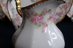 BAWO & DOTTER ELITE WORKS BRIDAL WREATH- CREAMER  .....   https://www.jaapiesfinechinastore.com