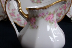 BAWO & DOTTER ELITE WORKS BRIDAL WREATH- CREAMER  .....   https://www.jaapiesfinechinastore.com