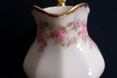 BAWO & DOTTER ELITE WORKS BRIDAL WREATH- CREAMER  .....   http://jaapiesfinechinastore.com