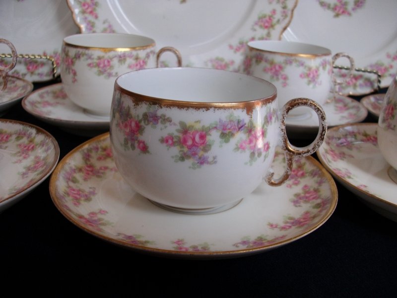 BAWO & DOTTER ELITE WORKS BRIDAL WREATH- CUP &  SAUCER  .....   http://jaapiesfinechinastore.com