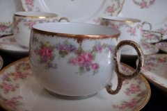BAWO & DOTTER ELITE WORKS BRIDAL WREATH- CUP &  SAUCER  .....   http://jaapiesfinechinastore.com