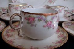 BAWO & DOTTER ELITE WORKS BRIDAL WREATH- CUP &  SAUCER  .....   http://jaapiesfinechinastore.com