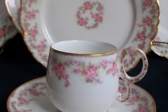 BAWO & DOTTER ELITE WORKS BRIDAL WREATH- DEMI CUP &  SAUCER  .....   http://jaapiesfinechinastore.com