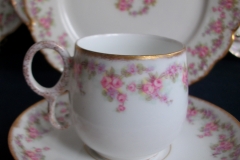 BAWO & DOTTER ELITE WORKS BRIDAL WREATH- DEMI CUP &  SAUCER  .....   https://www.jaapiesfinechinastore.com