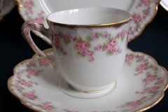 BAWO & DOTTER ELITE WORKS BRIDAL WREATH- DEMI CUP &  SAUCER  .....   http://jaapiesfinechinastore.com