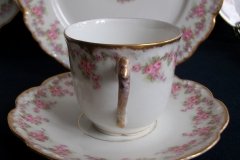 BAWO & DOTTER ELITE WORKS BRIDAL WREATH- DEMI CUP &  SAUCER  .....   http://jaapiesfinechinastore.com