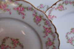 BAWO & DOTTER ELITE WORKS BRIDAL WREATH- DINNER PLATE  .....   https://www.jaapiesfinechinastore.com