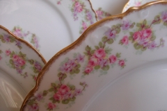 BAWO & DOTTER ELITE WORKS BRIDAL WREATH- DINNER PLATE  .....   https://www.jaapiesfinechinastore.com