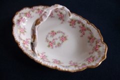 BAWO & DOTTER ELITE WORKS BRIDAL WREATH- HANDLED DISH   .....   http://jaapiesfinechinastore.com