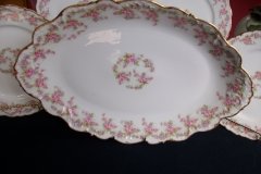 BAWO & DOTTER ELITE WORKS BRIDAL WREATH- SERVING PLATTER 17"   .....   http://jaapiesfinechinastore.com