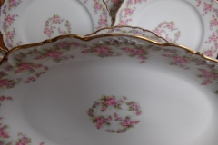 BAWO & DOTTER ELITE WORKS BRIDAL WREATH- SERVING PLATTER 17"   .....   https://www.jaapiesfinechinastore.com