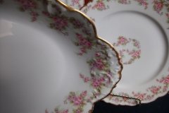 BAWO & DOTTER ELITE WORKS BRIDAL WREATH- SERVING PLATTER 17"   .....   http://jaapiesfinechinastore.com