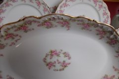 BAWO & DOTTER ELITE WORKS BRIDAL WREATH- SERVING PLATTER 17"   .....   http://jaapiesfinechinastore.com