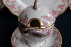 BAWO & DOTTER ELITE WORKS BRIDAL WREATH- SAUCE BOAT.....   https://www.jaapiesfinechinastore.com