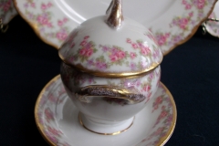 BAWO & DOTTER ELITE WORKS BRIDAL WREATH- SAUCE BOAT.....   https://www.jaapiesfinechinastore.com