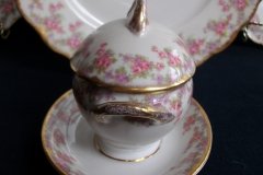 BAWO & DOTTER ELITE WORKS BRIDAL WREATH- SAUCE BOAT.....   http://jaapiesfinechinastore.com