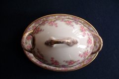 BAWO & DOTTER ELITE WORKS BRIDAL WREATH- SAUCE BOAT.....   http://jaapiesfinechinastore.com