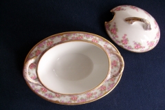 BAWO & DOTTER ELITE WORKS BRIDAL WREATH- SAUCE BOAT.....   https://www.jaapiesfinechinastore.com