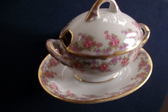 BAWO & DOTTER ELITE WORKS BRIDAL WREATH- SAUCE BOAT.....   https://www.jaapiesfinechinastore.com