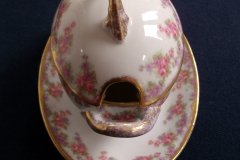 BAWO & DOTTER ELITE WORKS BRIDAL WREATH- SAUCE BOAT.....   http://jaapiesfinechinastore.com