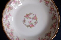 BAWO & DOTTER ELITE WORKS BRIDAL WREATH- COUPE SOUP BOWL    .....   http://jaapiesfinechinastore.com