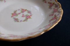 BAWO & DOTTER ELITE WORKS BRIDAL WREATH- COUPE SOUP BOWL    .....   https://www.jaapiesfinechinastore.com